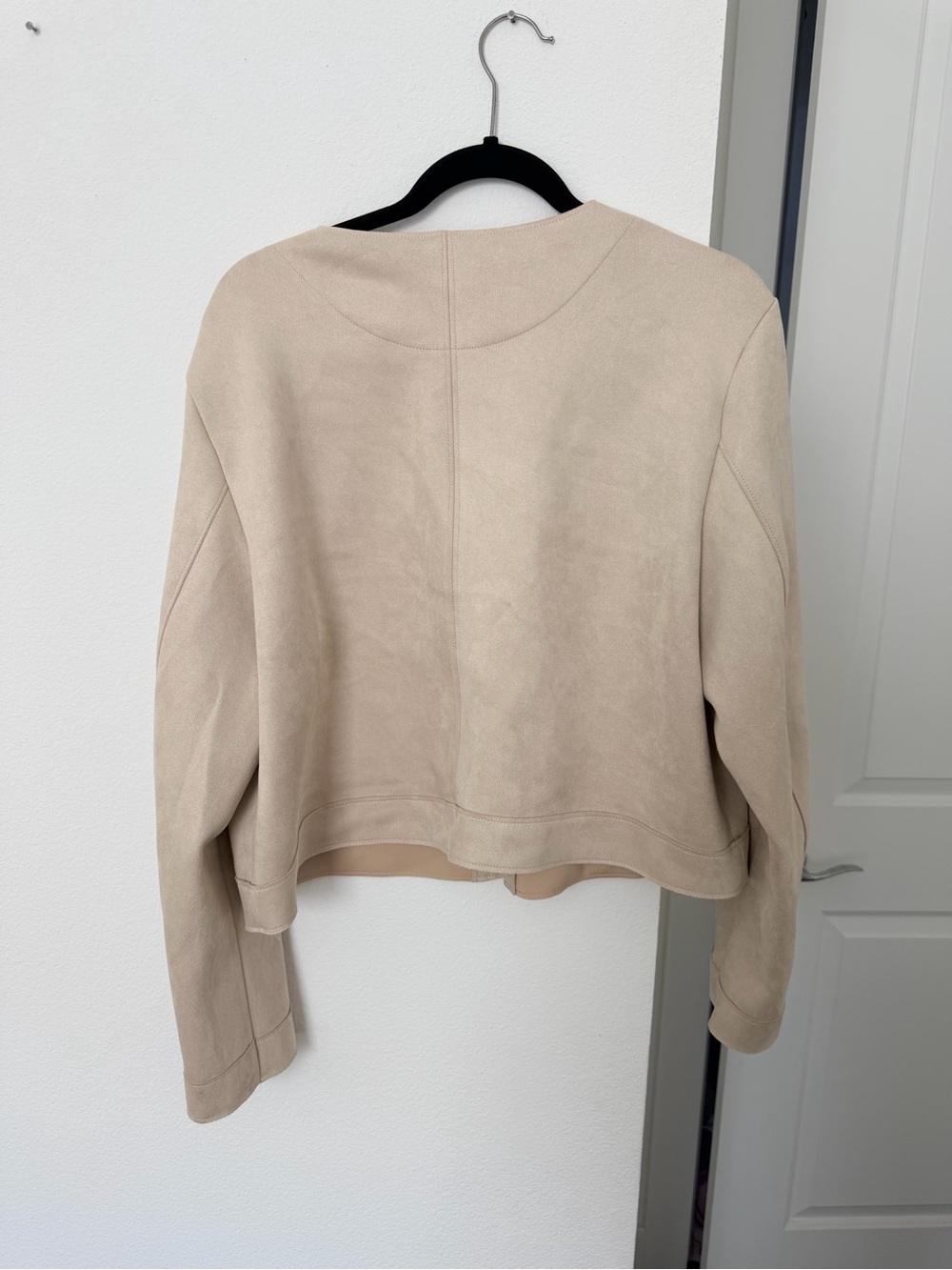 H&M Neutral Beige Button-Front Cropped Jacket - Picture 2 of 2